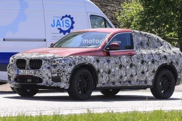 全新宝马X4路试谍照曝光 或2018年亮相