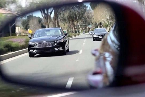 开车不注意这几个盲区 出事了再有钱也赔不起