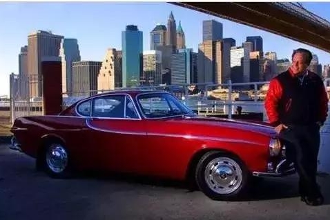 到处乱窜还猛踩油门的出租车，为啥总比私家车耐用？