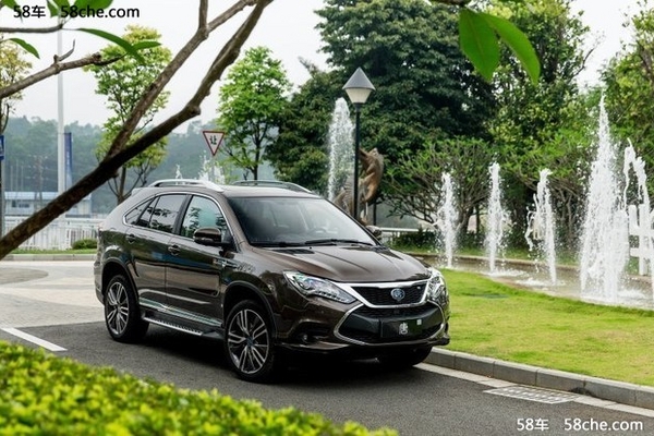 2017款比亚迪唐上市 售26.59-27.99万元