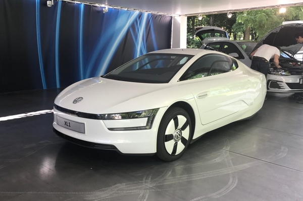 油耗不到1L的大众混动车竟然还配了个剪刀门