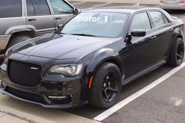 克莱斯勒300 Hellcat明年问世 功率达707马力