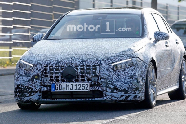 梅赛德斯-AMG 新A45再曝谍照 超400马力