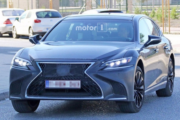 雷克萨斯新LS F谍照曝光 东京车展亮相