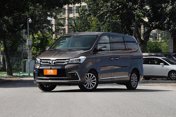 华晨新款华颂7上市 售价23.77-28.77万元