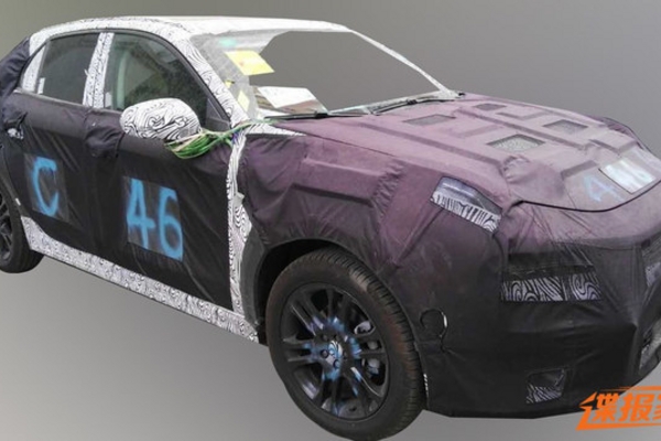 定位跨界轿跑SUV 领克02车型谍照曝光