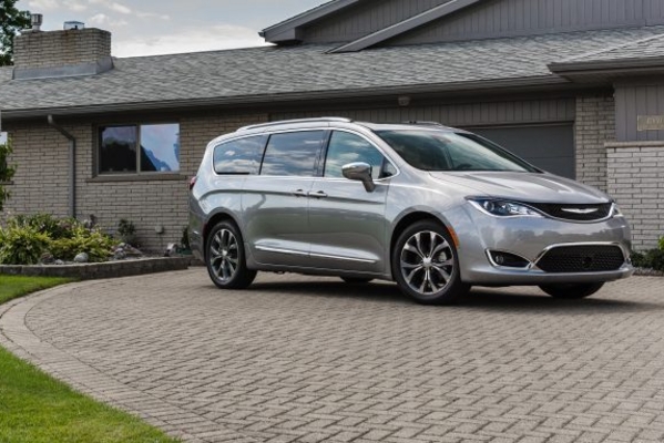 安全带扣自动打开 克莱斯勒在美召回5万Pacifica