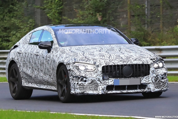 梅赛德斯-AMG GT四门版最快明年3月亮相