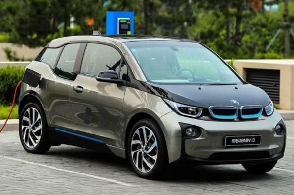 开得爽还不担心油耗，在城里开这车回头率秒杀100万豪车！