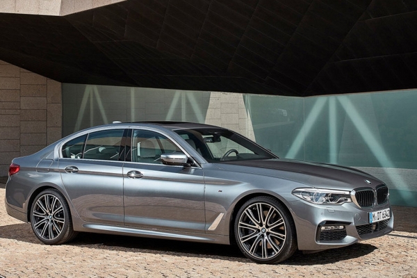 新宝马5系来了，还有买7系的必要吗？