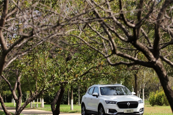 “网红二胎”BX5：既老又新的宝沃到底怎样？