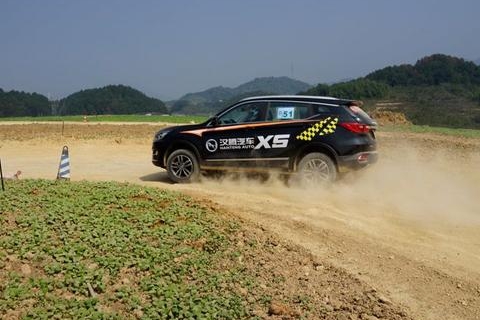 力压哈弗、奇瑞 汉腾X5称霸CSC城市精英超级短道联赛