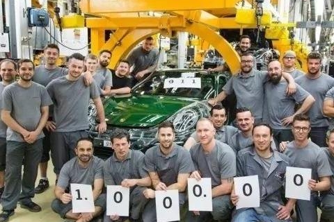 传承与创新，千年不变青蛙脸，保时捷911百万纪念版亮相上海