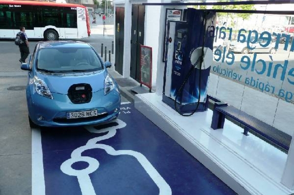 壳牌在英首推电动车快速充电服务 半小时充电80%