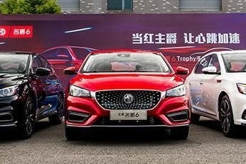 号称高性能轿跑，1.5T+6MT扭矩300牛米，6.5秒破百完爆高尔夫GTI