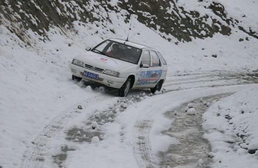 雪天路滑隐患多 安全驾驶八大注意事项