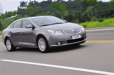 越来越绅士--试驾2012款别克君越(图)