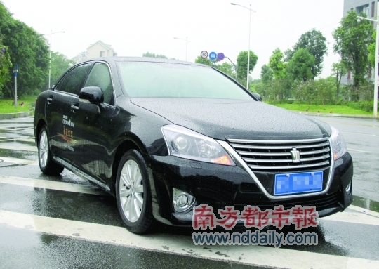 技压群“冠”--试驾一汽丰田新皇冠2.5