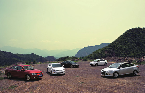 对比新速腾新福克斯朗动新思域新世嘉