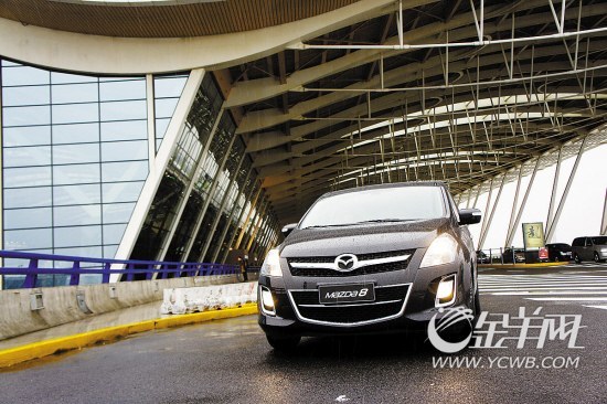 既有心又有力 试驾2013款一汽马自达8