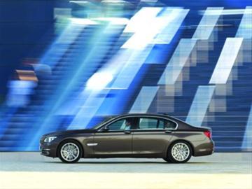 豪华座驾动静相宜--试驾全新宝马750i