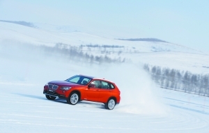 聪明的x-drive--冰雪试驾宝马新X1