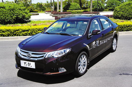 “强拆”自家天花板--试驾比亚迪思锐(图)