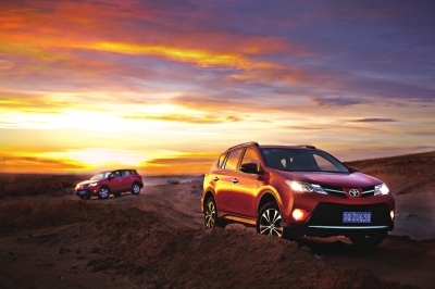 站  队--试驾一汽丰田RAV4(图)