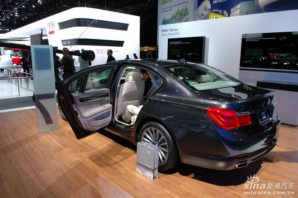 宝马750i实拍图片_宝马7系图片_汽车图库