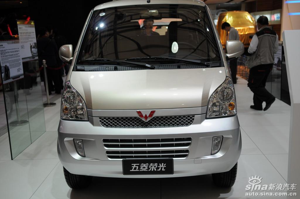 五菱荣光_五菱荣光图片