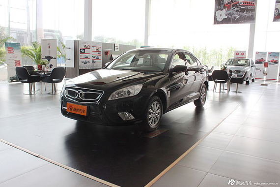 家轿市场新帝豪PK绅宝D50