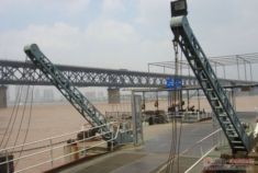 2元钱游长江自娱自乐(图)