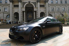 入手限量亚光黑色宝马M3