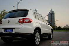 白色途观换了18寸的霸气大脚