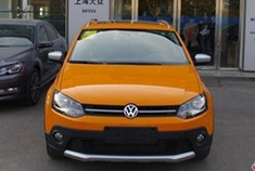 橙色cross polo 提车作业