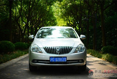 别克凯越拍大片 新手交作业