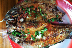 家人相伴领略舌尖上的西昌