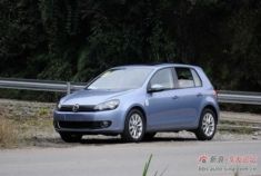 高尔夫1.6MT炫清蓝提车作业