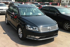 黑色大众迈腾2T豪华提车作业