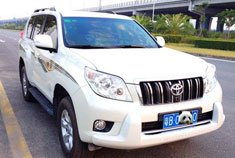 普拉多作业付改装倒车影像