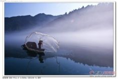 情迷雾里水边赏东江晨雾