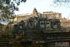 越柬自由行之雄伟的巴芳寺