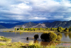 山南-沿雅鲁藏布江自驾旅行