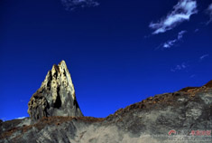 走进地质奇观--八美土石林