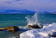 冬季去新疆欣赏冰雪赛里木湖