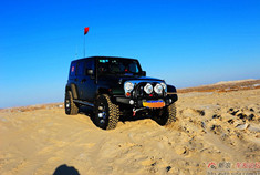 不畏艰辛 激情穿越科尔沁沙地