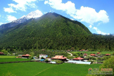 雪域明珠--偶遇松巴镇栋曲村