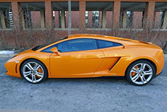 94年小伙提兰博基尼LP550-2