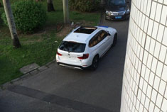 1000公里白色宝马X1套装作业