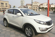 智跑白色GLS 6MT的提车作业